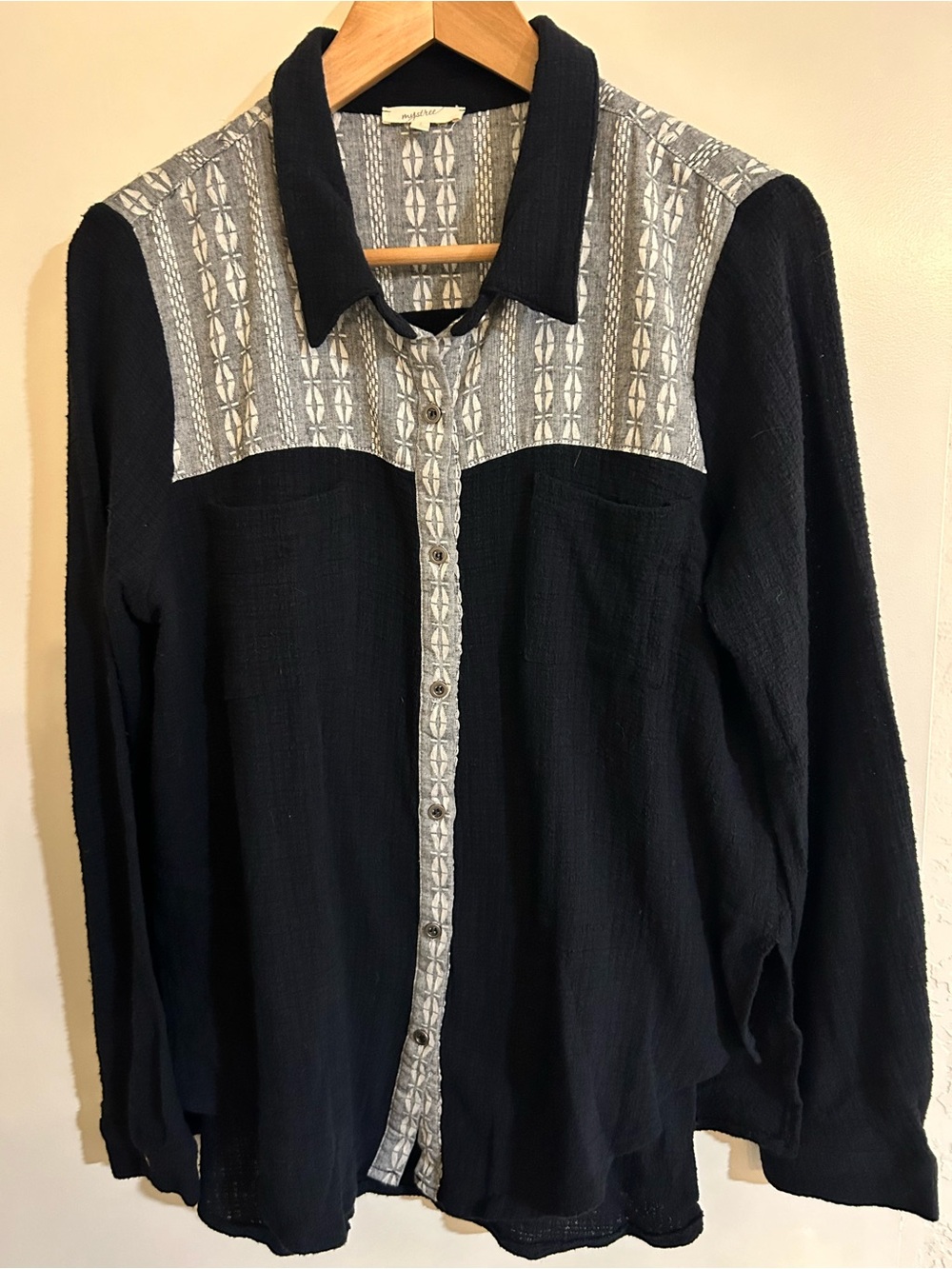 💚5 for $25💚Mystree Black Button-Up Shirt with Patterned Gray Yoke
